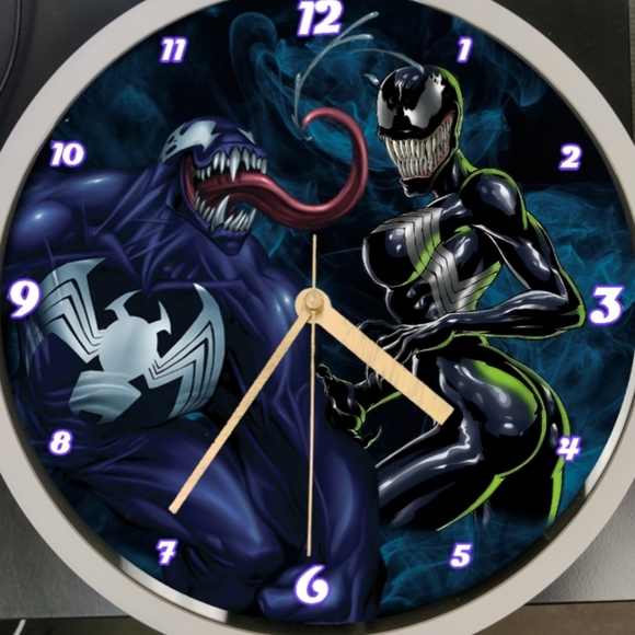 Venom n Venomous clock - Picture 3 of 4